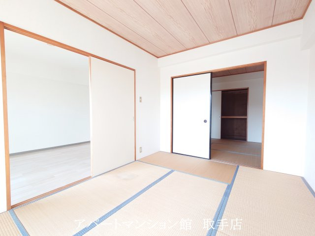 KNグランドハイツの和室