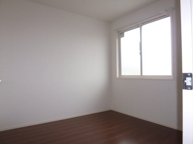 イーリオの洋室