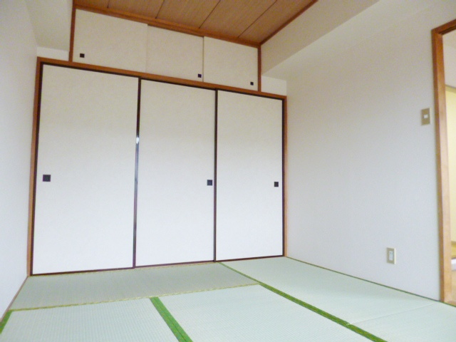 ドミール八坂の和室