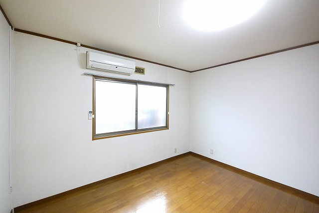 桜館の洋室|明るい洋室です