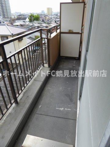 レジデンス鶴美のバルコニー