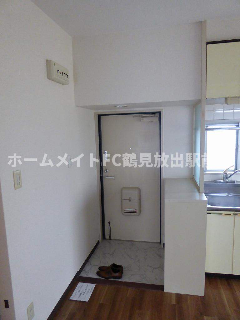 レジデンス鶴美の玄関