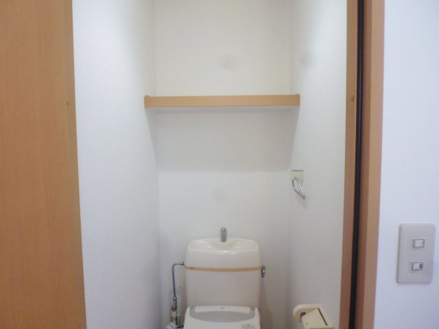 ヒルトップの収納|トイレ上部の棚