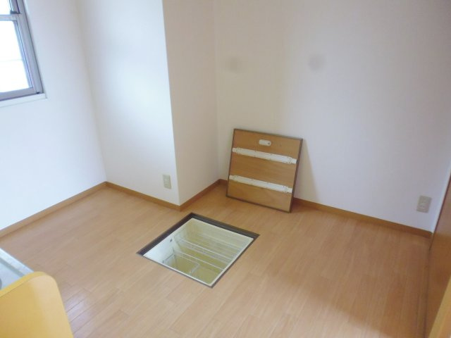 ヒルトップのキッチン|床下収納