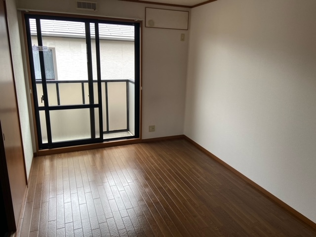 ピュアコートシミズの洋室