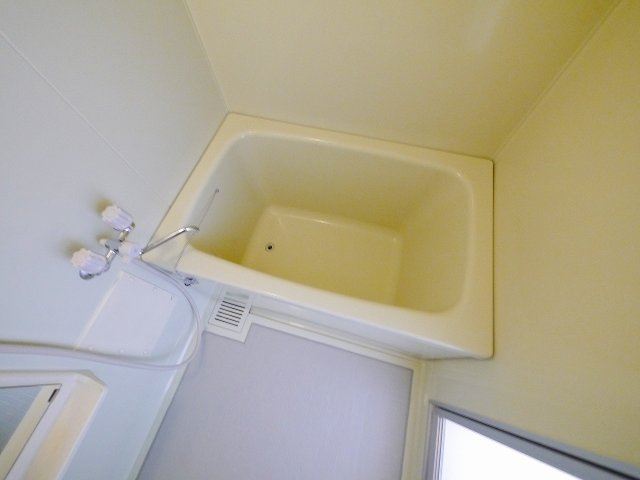 ルミエール４号館の浴室|落ち着いた空間のお風呂です