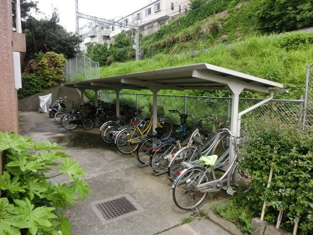 ニッコクハイツのその他共用部分|ニッコクハイツ　屋根付駐輪場