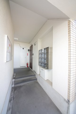 ニューパークメゾン半田のロビー