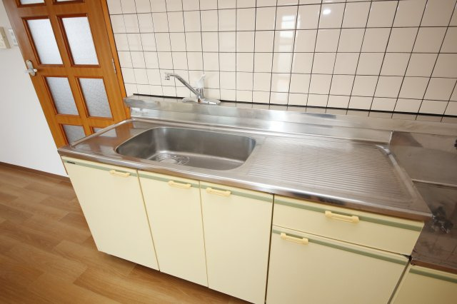 ニューパークメゾン半田のキッチン