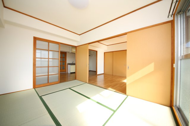 ニューパークメゾン半田の和室