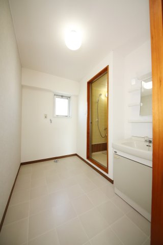 ニューパークメゾン半田の洗面所