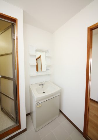 ニューパークメゾン半田の洗面所