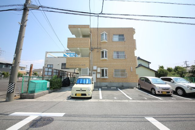 パークメゾン半田の駐車場