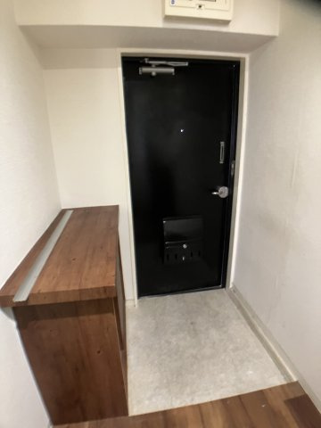 清城コーポラスの玄関