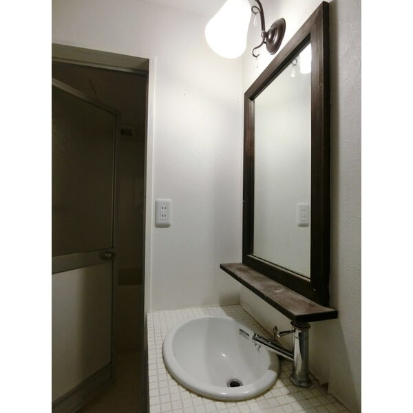 清城コーポラスの洗面所