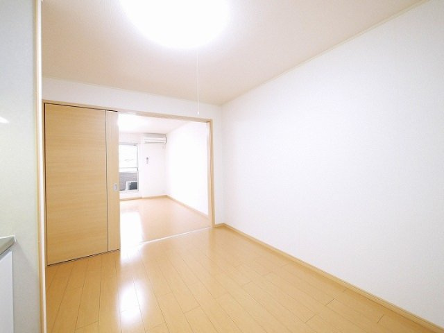 メゾンラフレシールの寝室|落ち着いた色調の寝室です