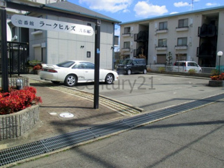 【駐車場】