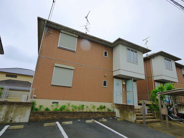 メゾンセリジェAの外観