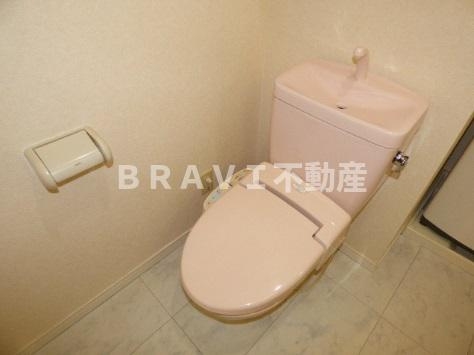 モンサンミッシェル北浜　BRAVI不動産のトイレ|【モンサンミッシェル北浜】ゆったりとした空間のトイレです