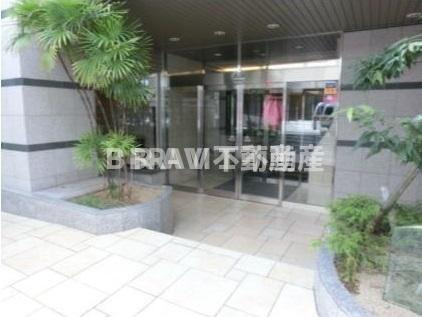モンサンミッシェル北浜　BRAVI不動産のエントランス