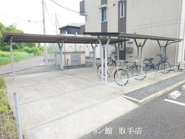 メゾン・ド・ファミーユの駐車場