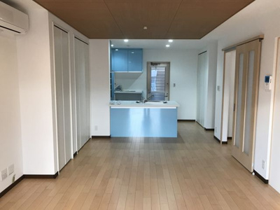 【居間・リビング】 | 吹田市千里山東二丁目戸建借家