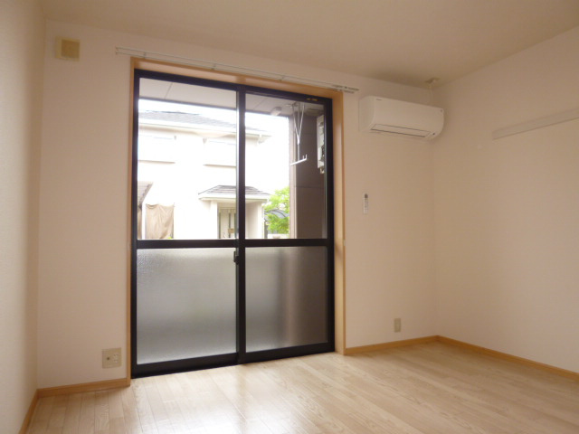 エトレンヌの寝室|洋室