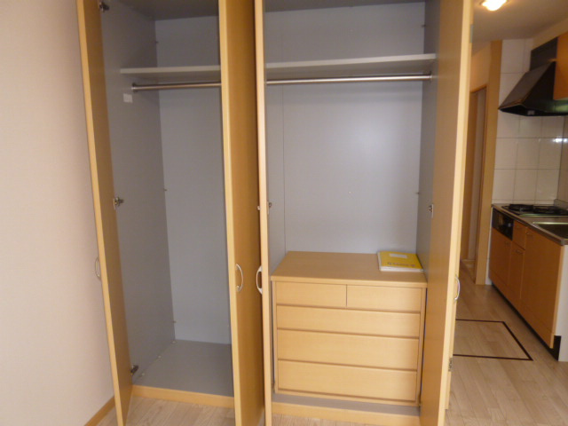 エトレンヌの収納|クローゼット