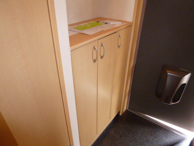 エトレンヌの玄関