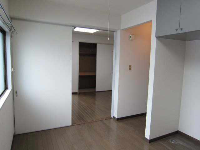 オリーブマンションの居間・リビング