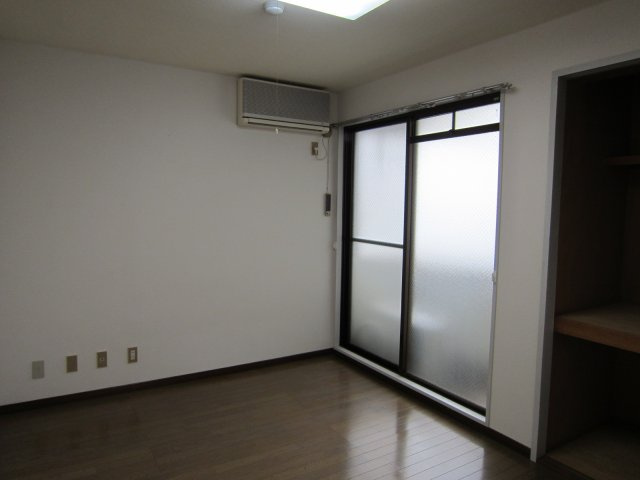 オリーブマンションの居間・リビング