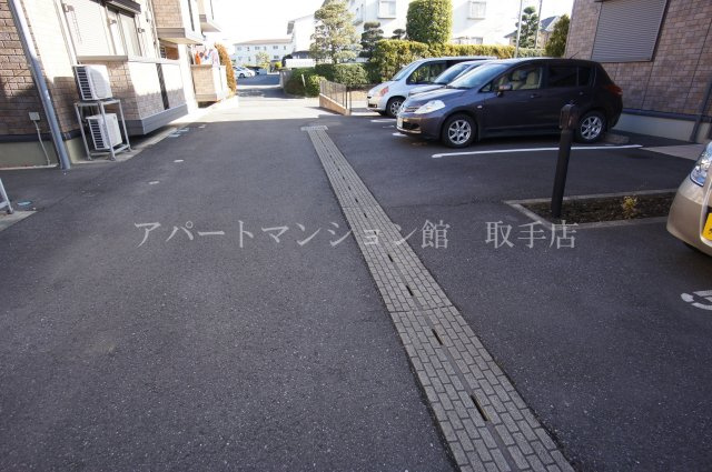 パサージュA棟の駐車場