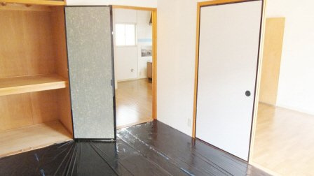 ドリームⅠの居間・リビング|収納も各部屋にあります