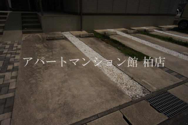 L.DITAの駐車場