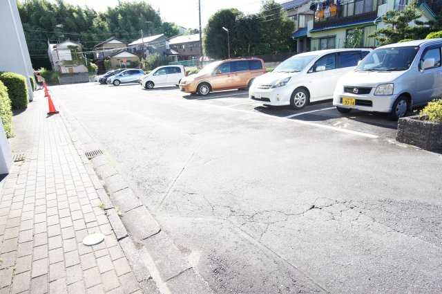 取手マンションの駐車場