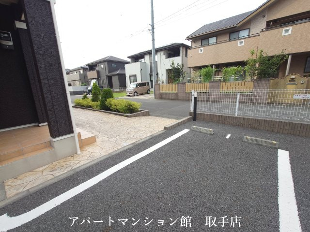 ジェルメⅥの駐車場