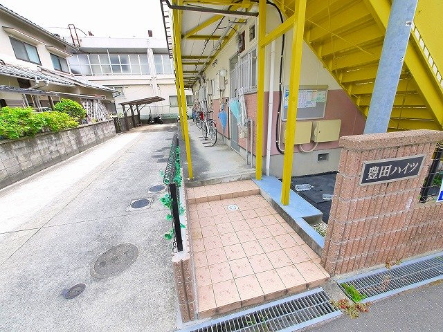 豊田ハイツのエントランス