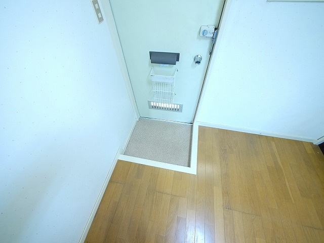 匠ハイツの玄関