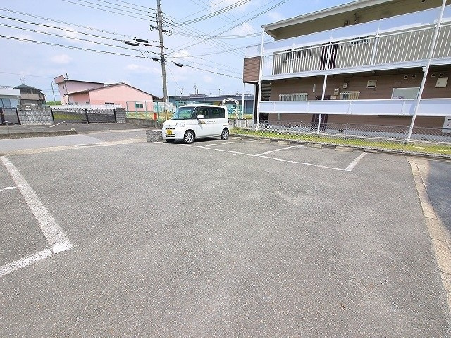 サンモール（杏町）の駐車場|駐車場に車を止められます