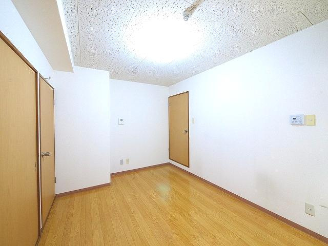 グレースコーポ東生駒の居間・リビング