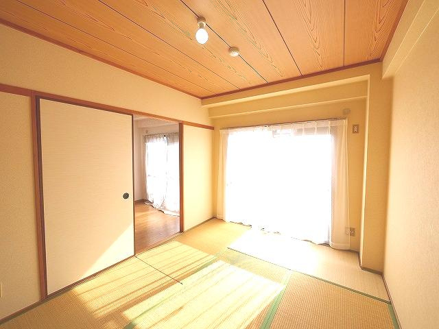 グレースコーポ東生駒の和室