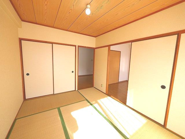 グレースコーポ東生駒の和室