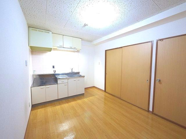 グレースコーポ東生駒の居間・リビング