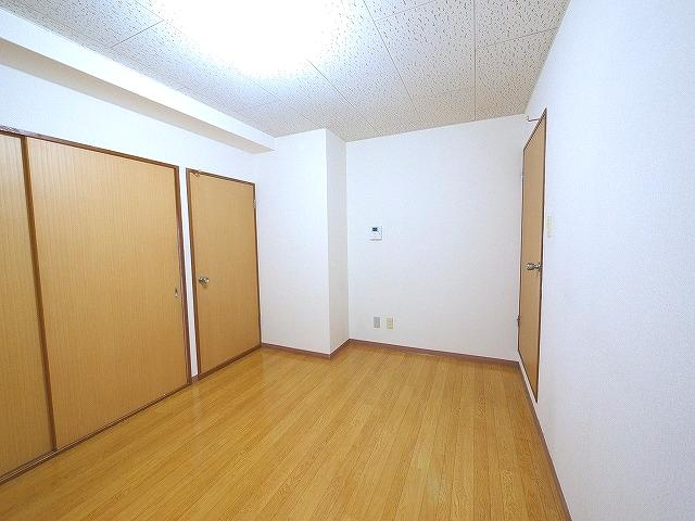 グレースコーポ東生駒の居間・リビング