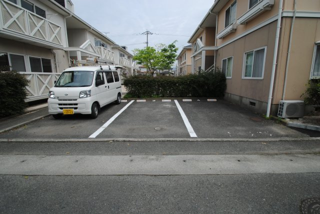 フレグランス南町の駐車場