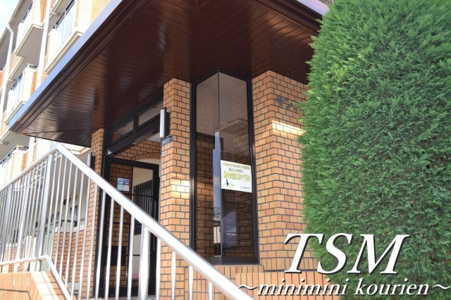 サンハイツ寝屋川のエントランス
