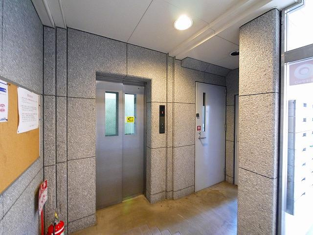 メゾンケイティーエスのその他共用部分|エレベーター乗り場です