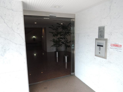 【エントランス】 | グローリア初穂大倉山 | エントランス部分