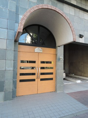 【エントランス】 | ファーストクラス南太田 | 安心のオートロックも完備！