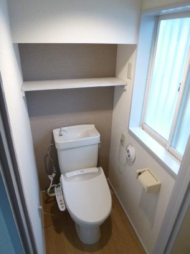 【トイレ】 | ソフィア三鷹 | 窓付き　ウォシュレット